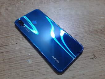 Huawei P20 lite plnefunkcny displej bez skrabancov tak isto - 3