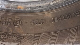 Predám 1ks skoro nová zimná 185/65r15-88T Matador - 3