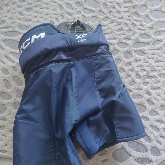 CCM hokejove nohavice - 3