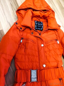 KRÁSNA dlhšia dámska zimná bunda č.S s kapucňou - 3