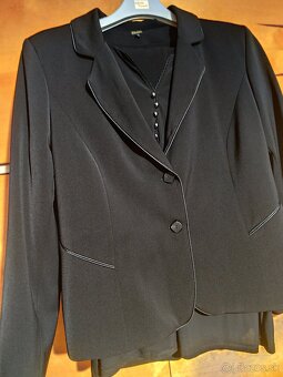Čierny kostým - 3