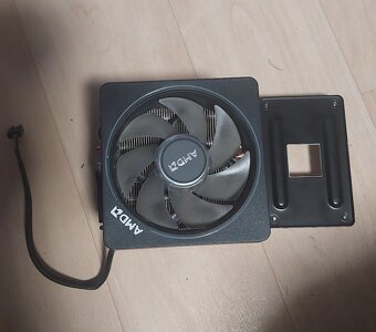 AMD Ryzen 7 2700X + AMD Wraith PRISM Cooler - 3