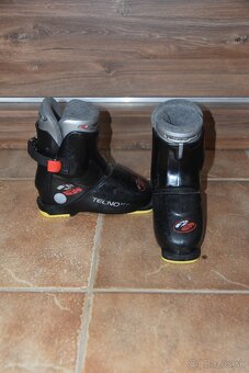 Predám lyže + lyžiarky - 3