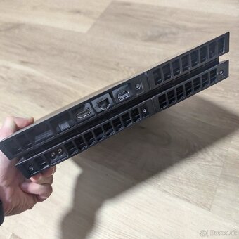 PlayStation 4 500GB - 3