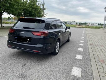 Predám auto značky Kia Cee'd SW - 3