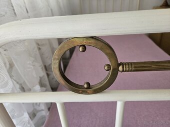 predám retro kovovú posteľ - 3