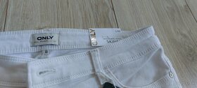 Dámske džínsy ONLY nove s visackou - 3