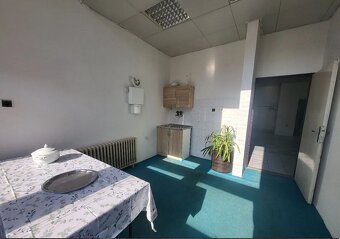 Obchodný / administratívny priestor na predaj / 149 m2 - 3
