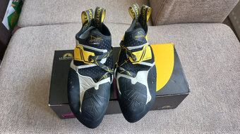Predám lezečky La Sportiva Solution White/Yellow 41,5 - 3