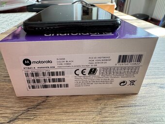 Motorola One XT1941-4 32GB - 3