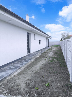 4 izbový rodinný dom (dvojdom) v obci Veľké Blahovo - 3