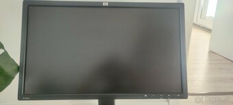Predám monitor HP 22' - 3