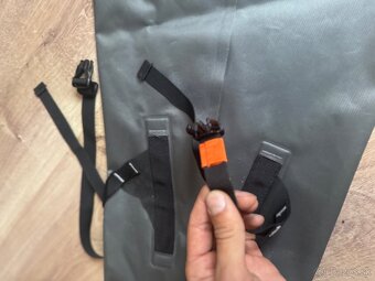 Novy RIVELO Glen 15L Saddle Pack - 3