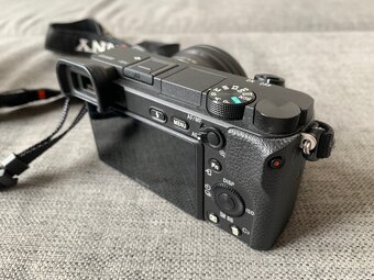 Sony A6400+16-50mm f/3.5-5.6 + Sigma 18-50mm f/2.8 DC DN - 3