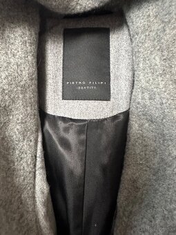 Asymetrický sivý kabát zn. Pietro Filipi originál - 3