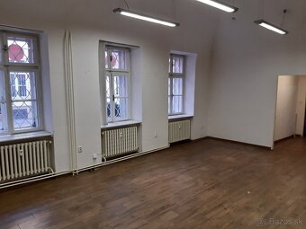Prenájom priestoru v centre, Hlavná ul., prízemie, 42 m2. - 3