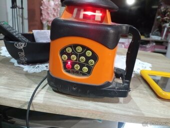 Predám nivelačný laser - 3
