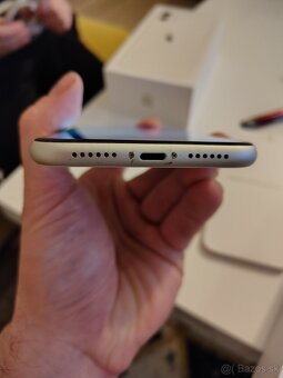 IPhone 11. 64 GB - 3