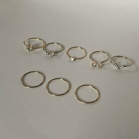 H&M Minimalistický set prsteňov rôznych štýlov veľkosť S - 3