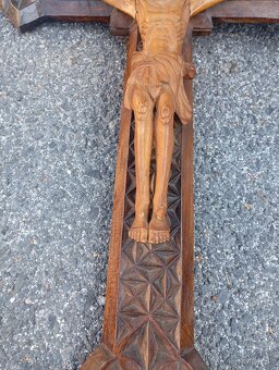 Predám pekný drevený kríž - 3