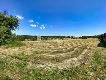 Stavebný pozemok 4899 m2, Čaradice, Zlaté Moravce - 3