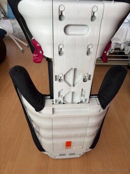 Britax Römer podsedák s opierkou - 3