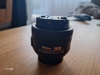 Af-S Nikkor 35mm 1:1.8G plus staršia zrkadlovka - 3
