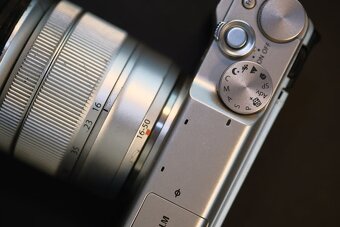 FUJIFILM X-A10 stříbrný + XC 16-50 mm - 3