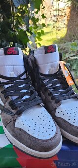 Nike Travis Scott x Air Jordan 1 Retro High OG - 3