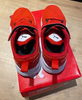 Červené športové tenisky Puma 30 - 3
