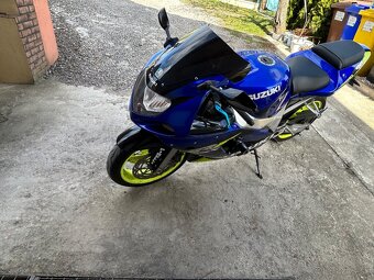 Suzuki gsxr 600 - 3
