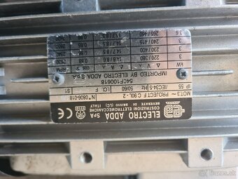 Predám ľahký pätkový el.motor 3kW 2900ot 380V - 3