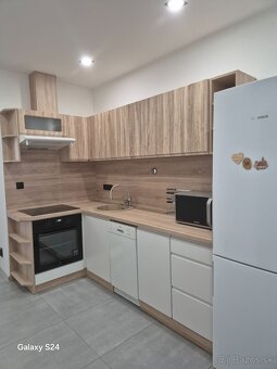 Prenájom 3-izbový byt - 3