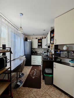 Štýlový 3-izbový byt s balkónom vo Veľkých Kapušanoch - 3