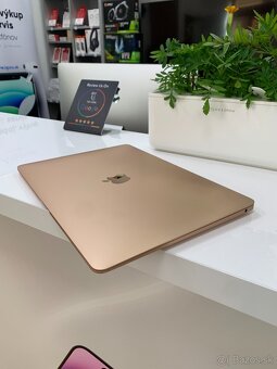 MacBook Air M1 256 GB Gold – vynikajúci stav - 3