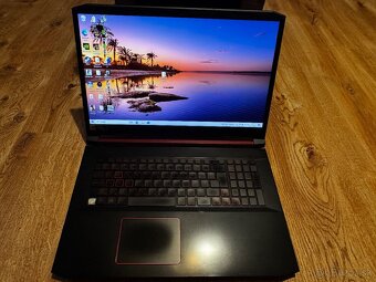 Acer Nitro AN517-51 - 3