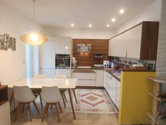 Predám 4-izbový 129m² byt v dome s terasou, 2x parkovanie, - 3