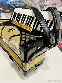 Predám akordeón Hohner Lucia IVP- 96 basový  - používaný v d - 3