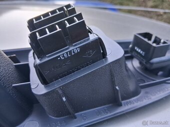 Predam vypínače el okien Renault Thália rok výroby 2011 - 3