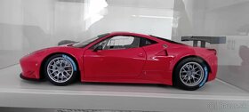 Ferrari 458 Italia GT2 1:18 (hw elite) - 3