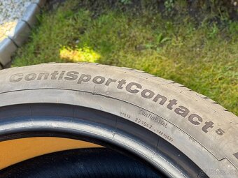 295/40 R22 - 3