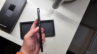 Samsung Galaxy Z Flip 5 tmavý 256GB - aj vymením - 3