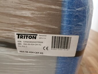 TRITON 19" jednodielny nástenny rozvádzač - 3