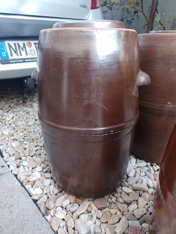 Veľké keramické sudy na kapustu, skorej ako dekorácia - 3