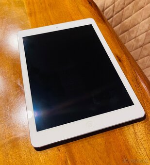 Predám iPad Air - 3