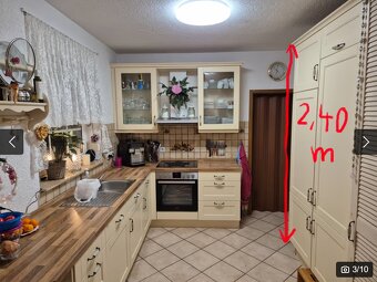 Krémová kuchyně ve venkovském stylu se spotřebiči, č. 4196 - 3