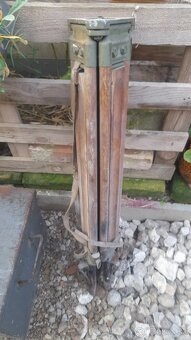 Vojenský stojan 85eur, plechová truhlica 25eur - 3
