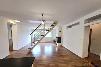 Predaj - 5 izbový dvojgeneračný rodinný dom-Rajka Maďarsko - 3