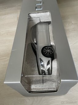 Mercedes benz CLA Class 1:18 - 3