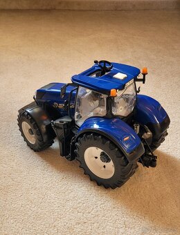 Bruder traktor New Holland T7.315 - 3